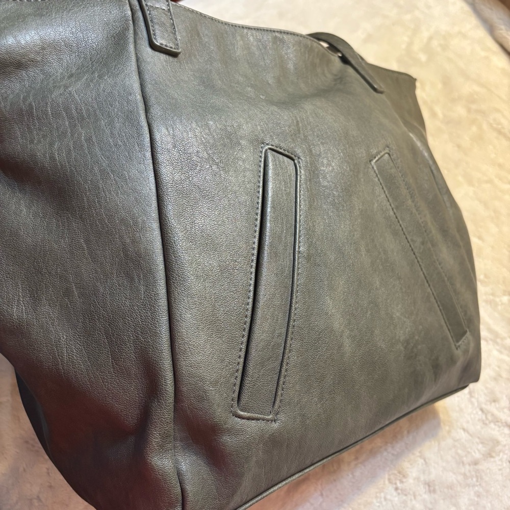 Antik Kraft Tote Bag Calliope Muted Olive Vegan Leather SOLD OUT ONLINE - Picture 8 of 16